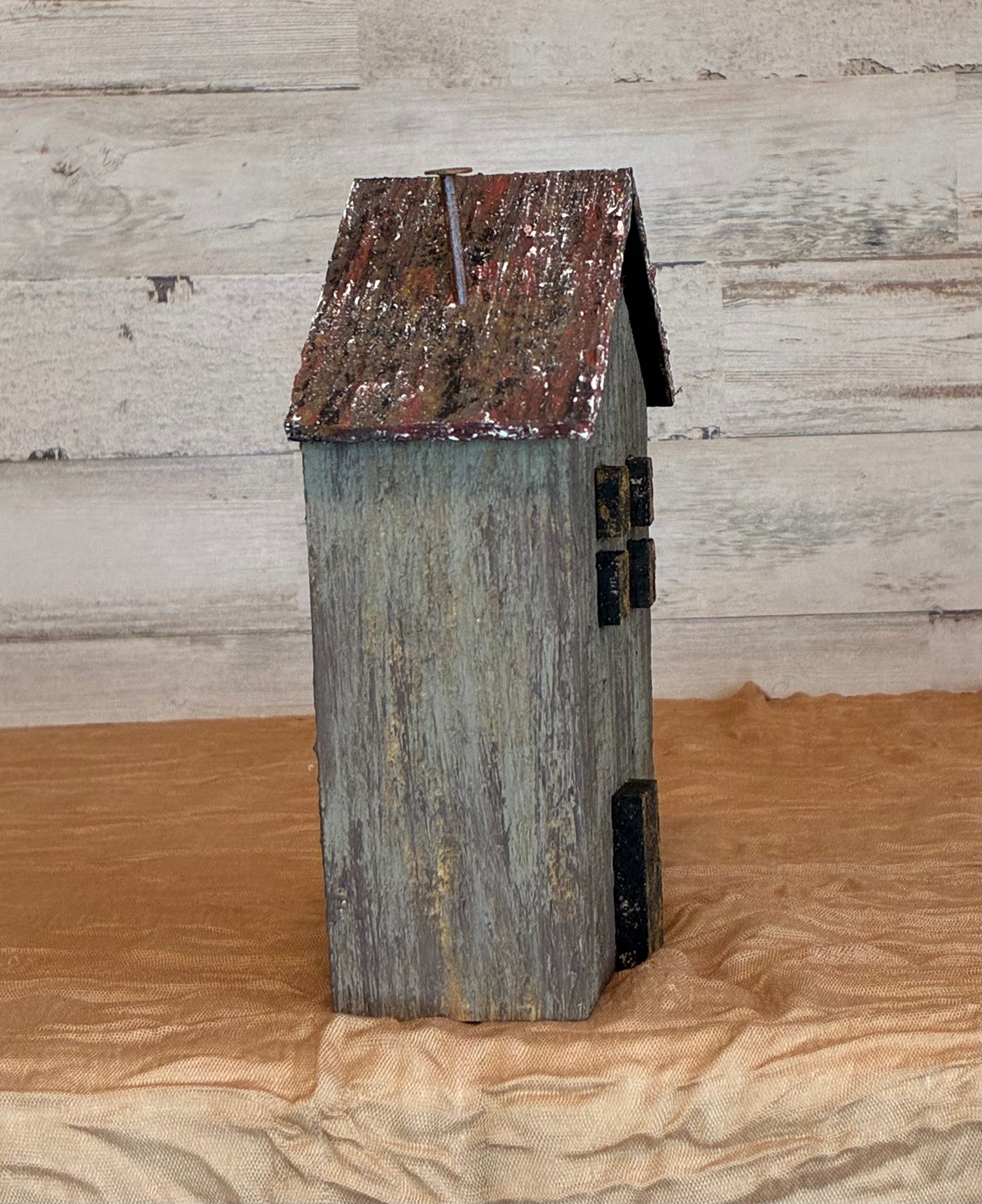 Rustic Farmhouse Cottage – Brown & Green, Large