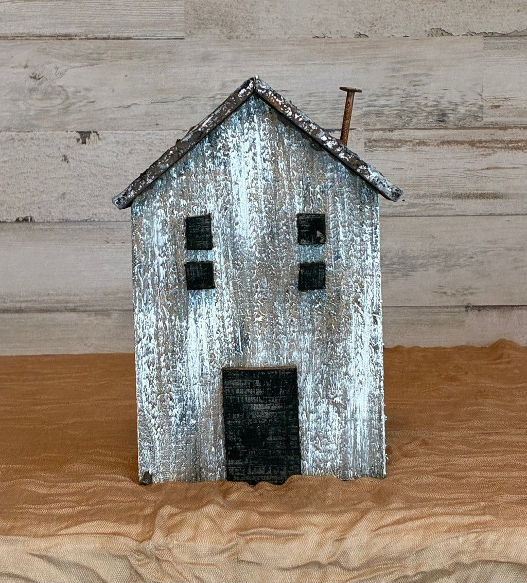 Rustic Farmhouse Cottage – Brown & White, Large