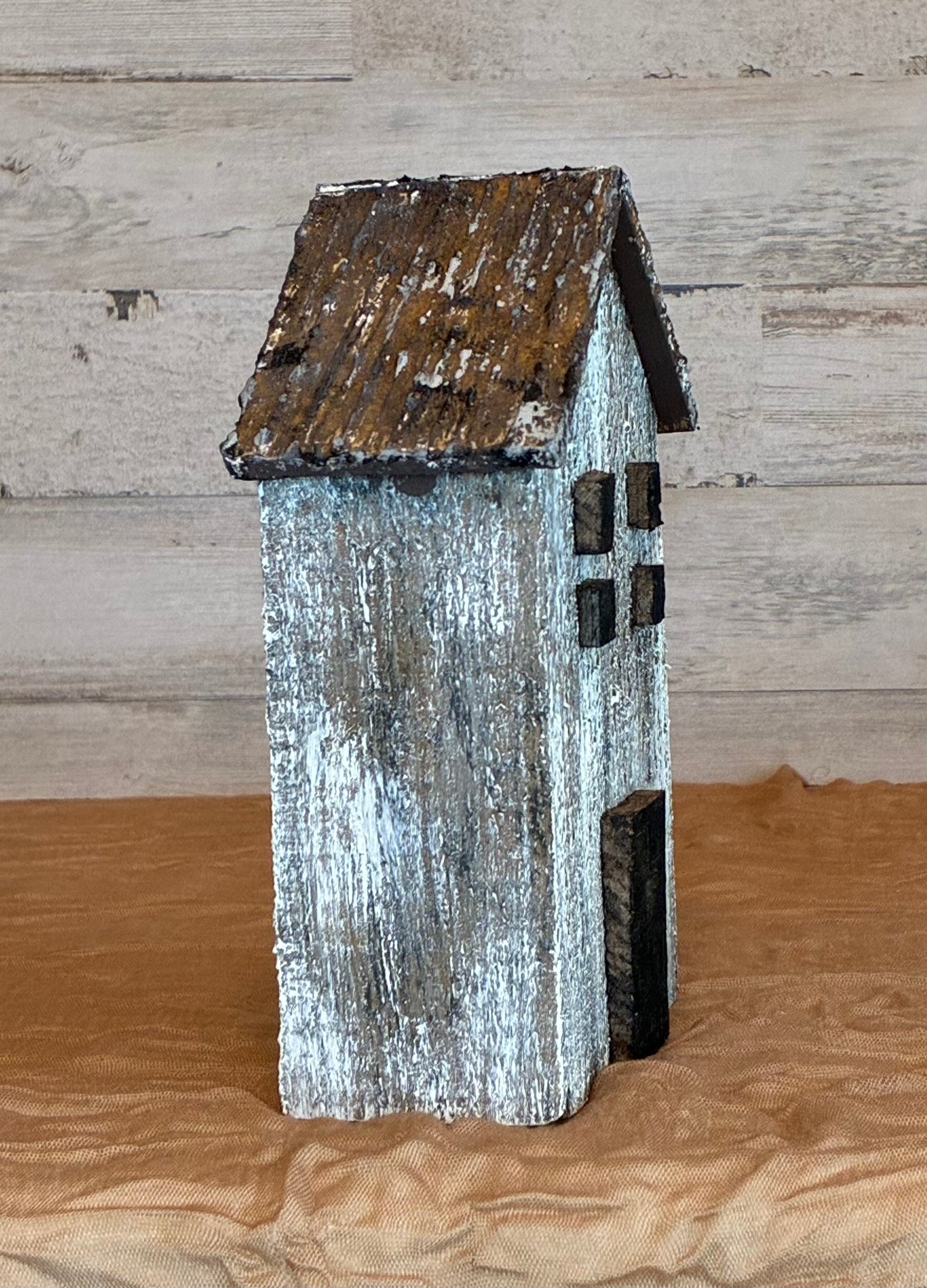 Rustic Farmhouse Cottage – Brown & White, Large