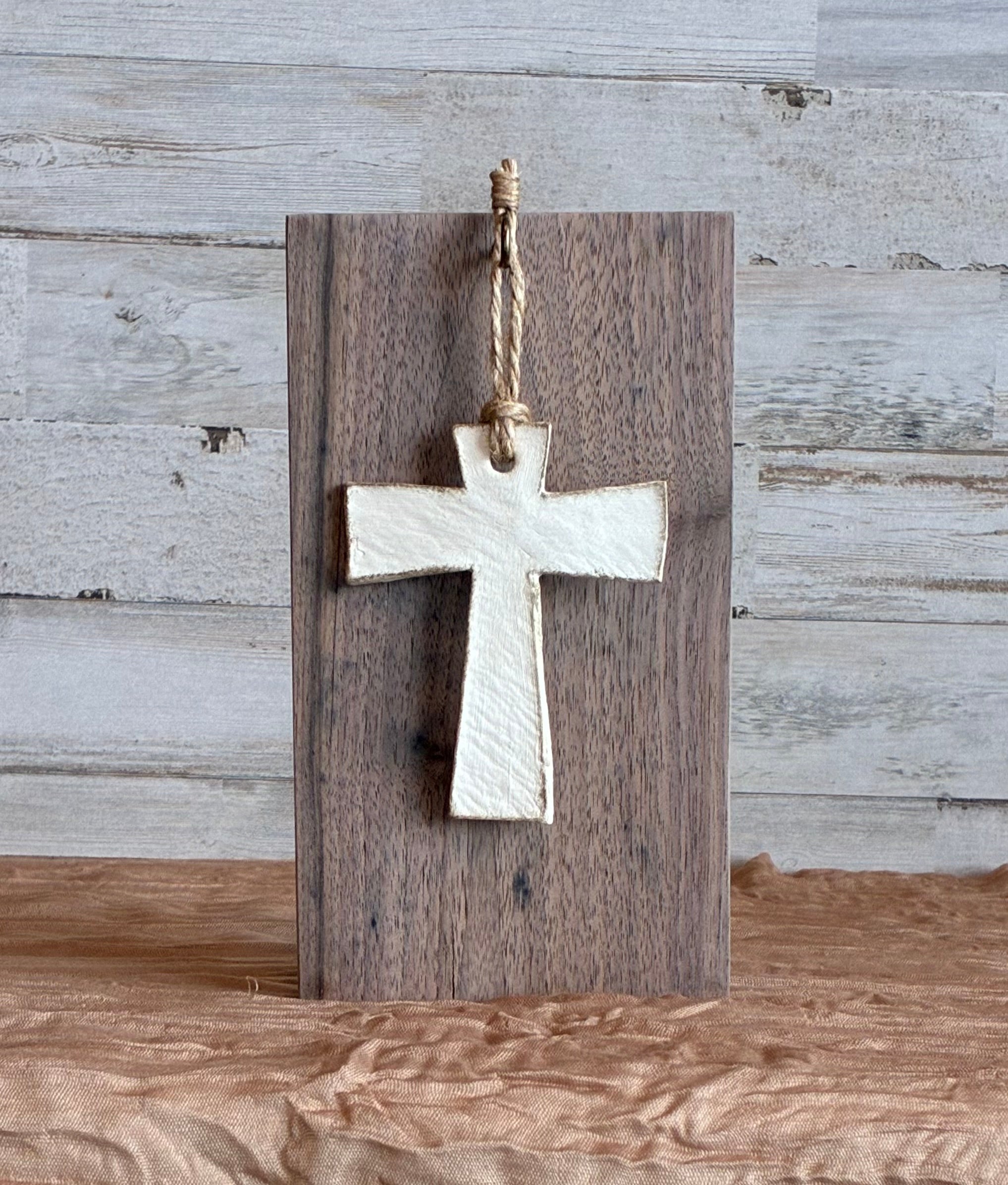 Clay Cross Shelf Sitter | Dangling Hook